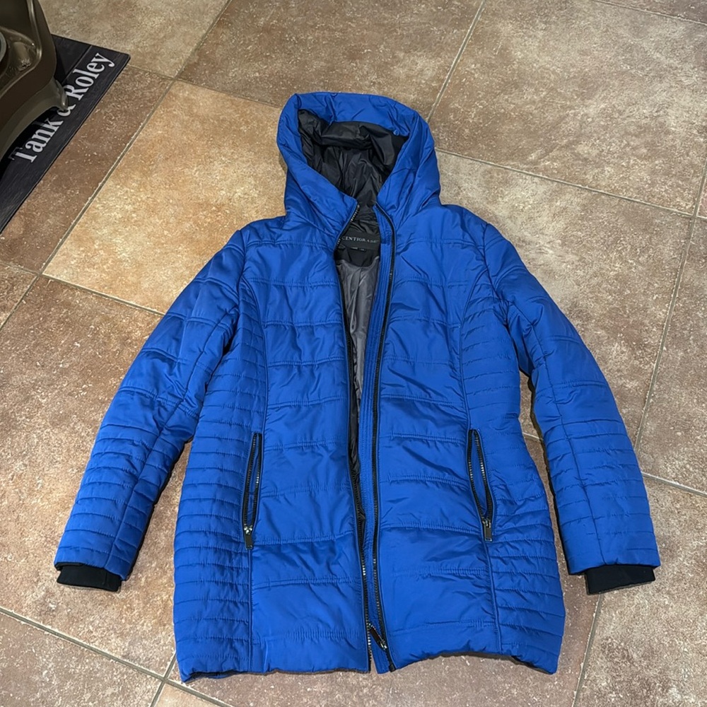 Women’s royal blue puffer sz medium